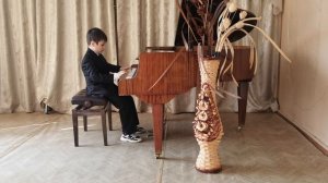 Диченков Алексей В. Моцарт «Менуэт», Д. Кабалевский «Клоуны»