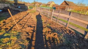 Работа в саду и огороде.Живу в деревне.