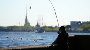 В центре Санкт-Петербурга рыбаки массово выходят на ловлю корюшки