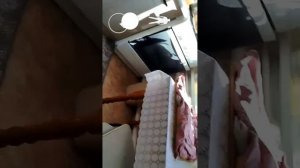 гренни Валя найдите сколько было цыплят в видео и напишите первые 3 чела которые напишут правильн