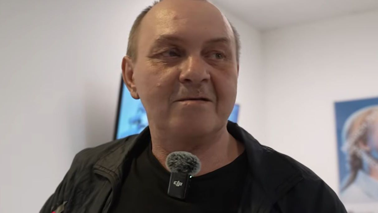 СЕРГЕЙ . СТАРЫЙ ГЕРОЙ ИГОРЯ МЁДОВА . ЖДЁТ ОПЕРАЦИЮ НА НОГИ .