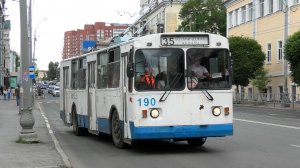Троллейбус Екатеринбурга ЗиУ-682Г-012 [Г0А] борт. №190 маршрут 35 на остановке «Театр Волхонка»