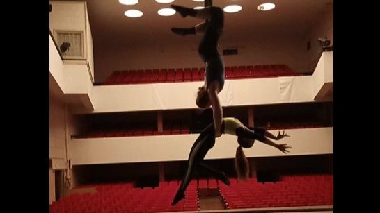 Парные занятия на разном воздушном реквизите: Обучение и работа в дуэте для девушек и ребят.