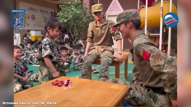 Сладкий провал: девочка обыграла инструктора в «камень-ножницы-бумага» и забрала все конфеты