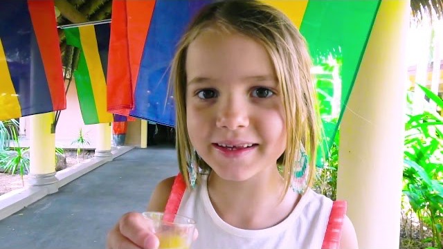 Катя и Макс на острове