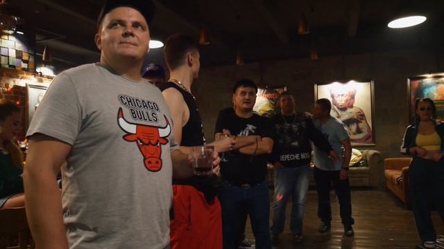 Ведущий на День рождения в стиле 90-х