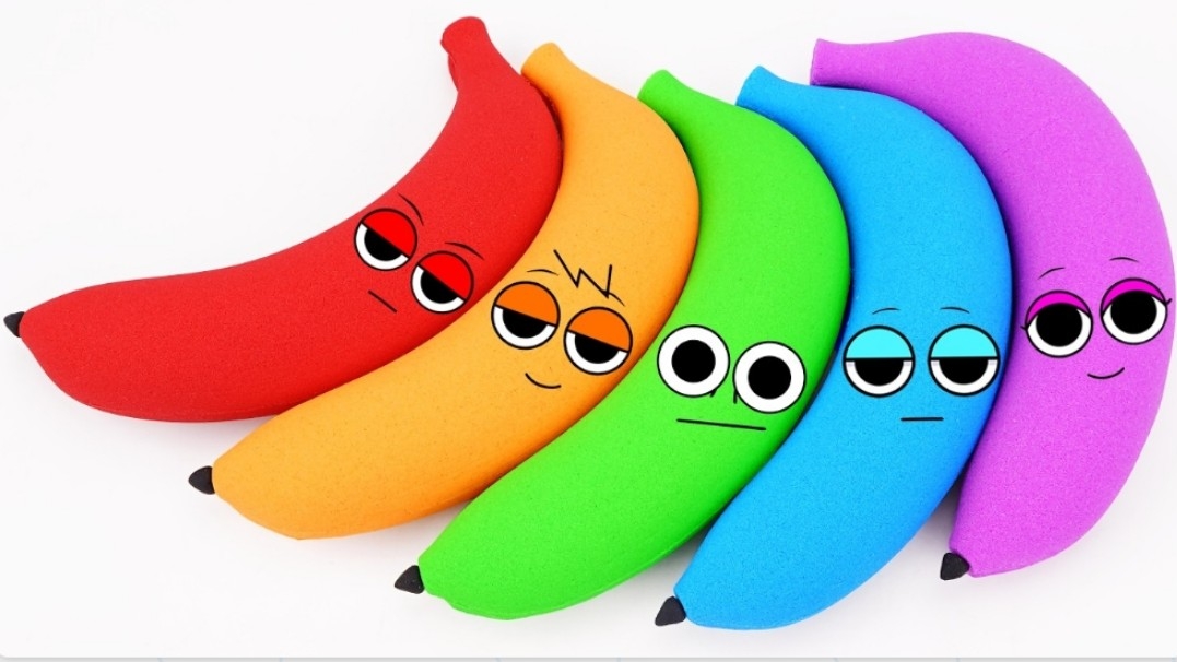 Интересное Видео для Детей/Как сделать радужный банан из кинетического песка ASMR