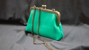 Сумка с фермуаром. Небольшая женская сумочка из кожи своими руками. Выкройка. Работа с кожей