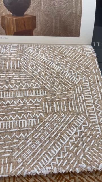 Шелковые и льняные обои на выставке Премиум Декор в Москве