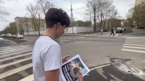 ИЩЕМ ДЕВУШКУ | Развешали листовки по всему городу