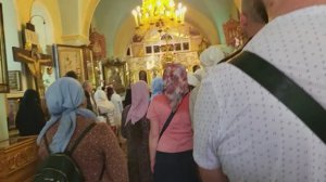 Ваши имена на Литургию и молитвенные письма я приложила к иконам и святыням Казанского собора Горни