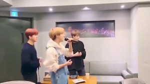 3RACHA (mostly HAN) - youngblood 5SOS cover