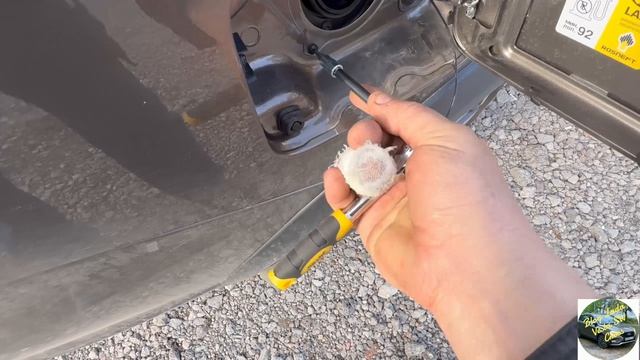 Установка накладки на горловину бензобака