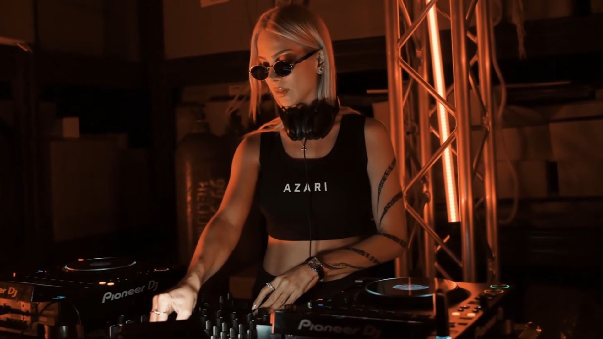 Sherry  X AZARI -  Indie Dance Warehouse DJ Set Dubai