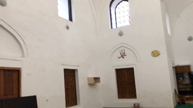 Мечеть Муфти-Джами в Феодосии — внутреннее убранство, михраб и аскетичная красота действующей мечети