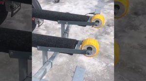 Опорные ролики для лодочного прицепа.