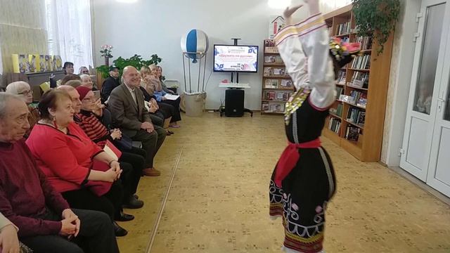 Библио ночь выступление танцевального коллектива Акулина и клинских поэтов