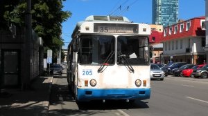 Троллейбус Екатеринбурга БТЗ-5276-04 борт. №205 маршрут 35 на остановке «Федерация профсоюзов»