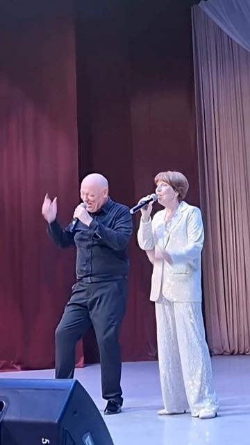 Даже в разлуке любовь  согревает