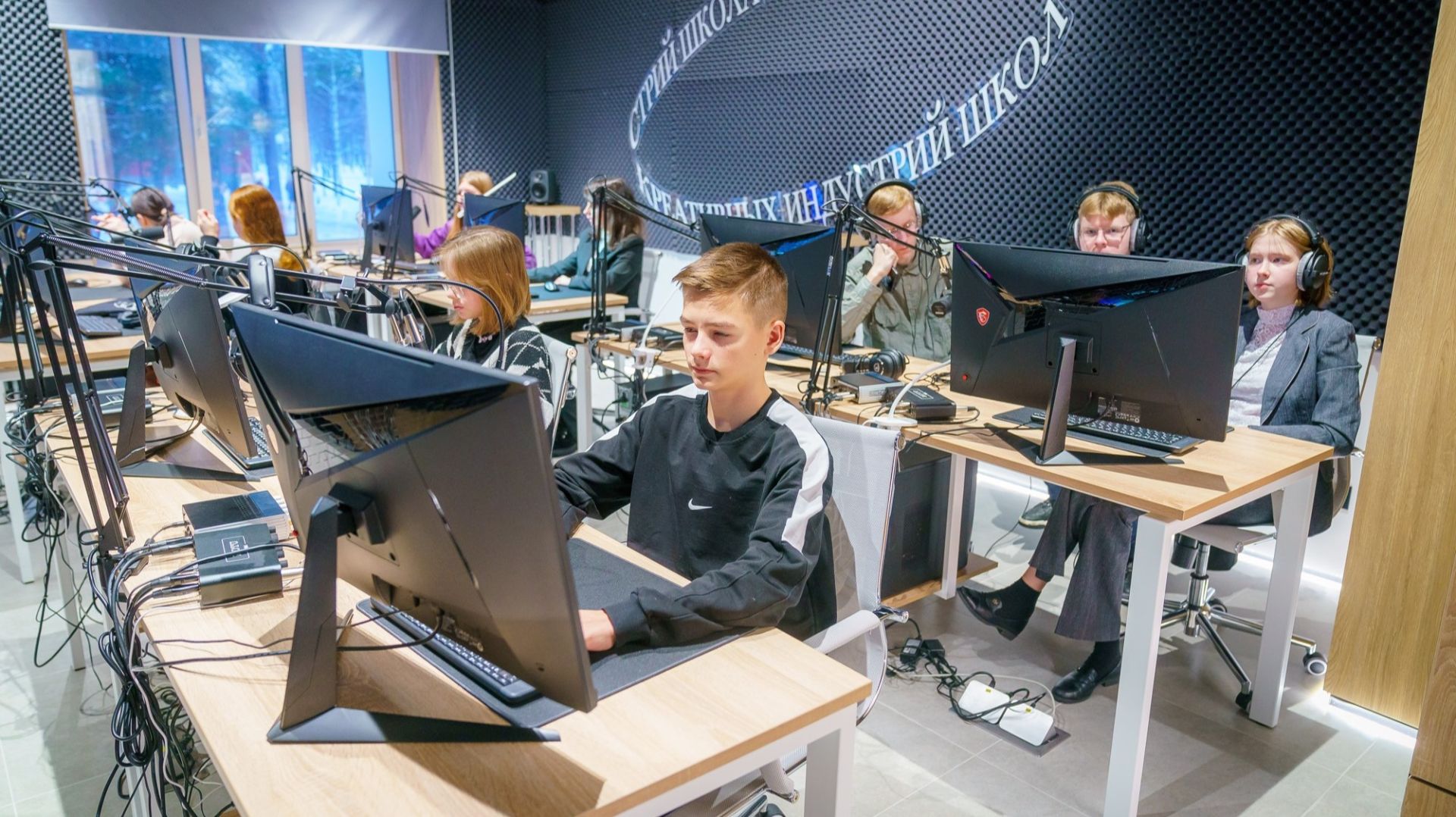 Югорским школьникам предлагают построить карьеру в области ИИ