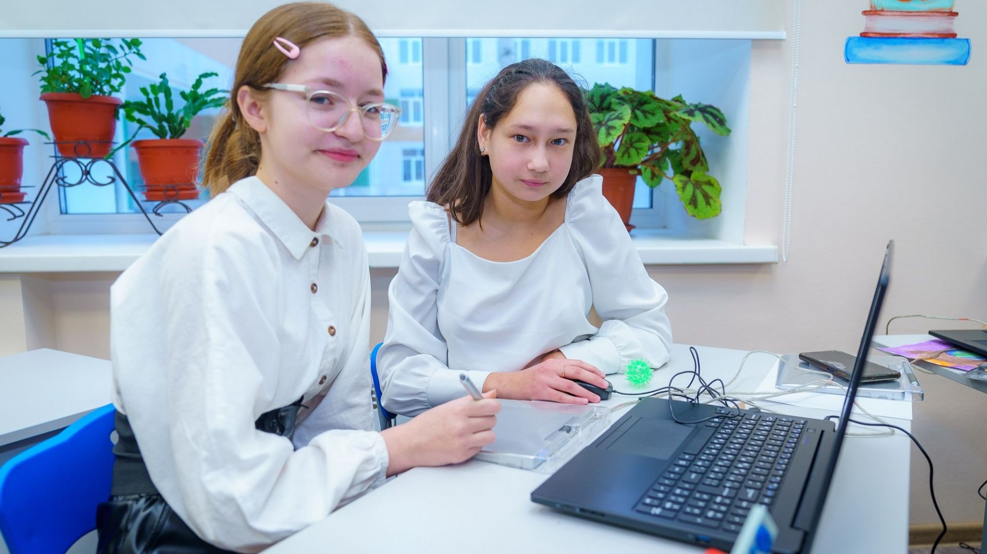 Школьники Югры могут подготовиться к ЕГЭ на портале «Госуслуги»