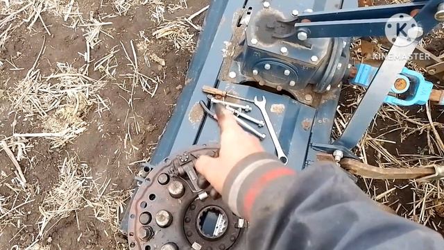 Собираю корзину сцепления юмз. Установка нового диска регулировка выжимных лапок.