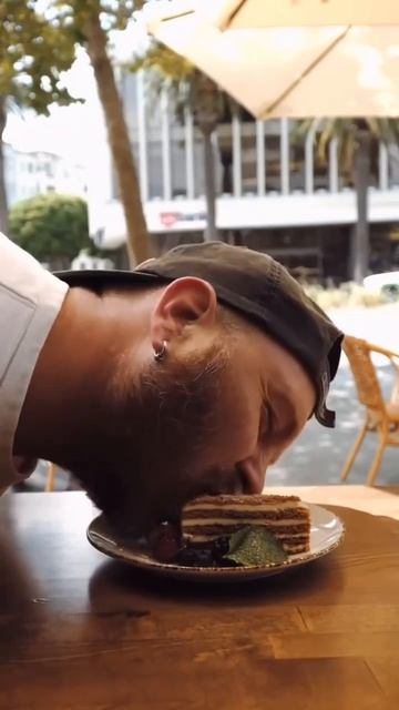 Не видит друг. Стихи Раисы Йилдырим