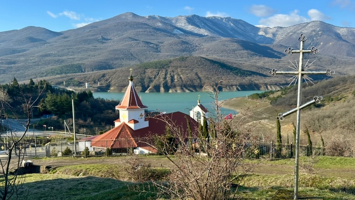 Дорога Алушта - Изобильное Храм Афанасия затворника Киево-Печерского Крым март 2026
