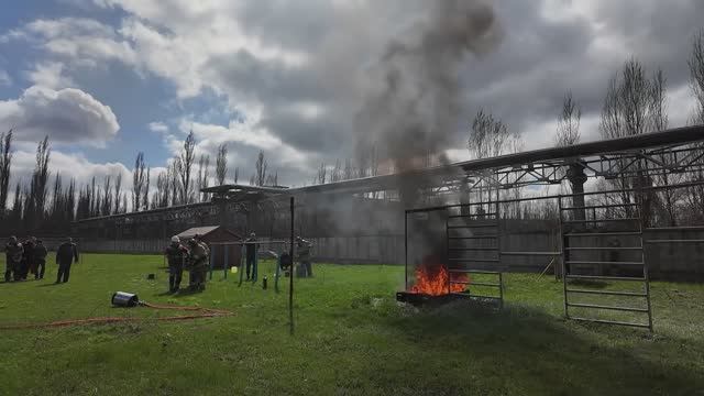 На ОЭМК прошли тренировки пожарных команд