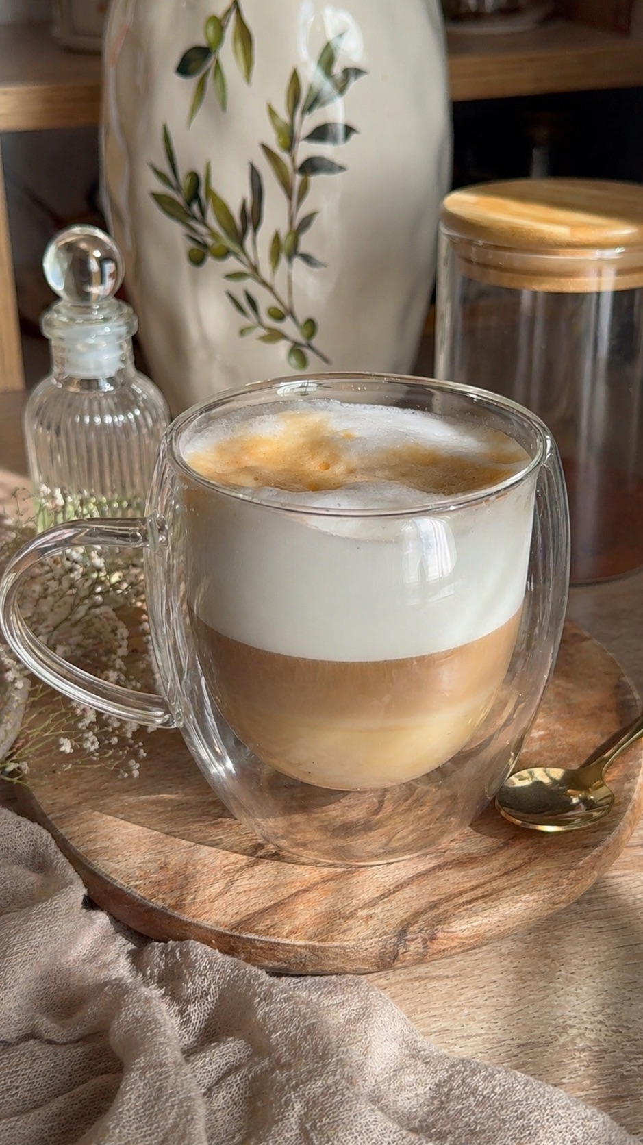 Теперь каждое утро у бабушки начинается с капучино