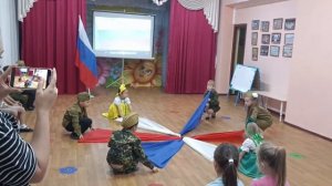 Танец ко Дню России 12 июня МБДОУ 60