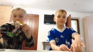 открываем футбольные карточки часть вторая