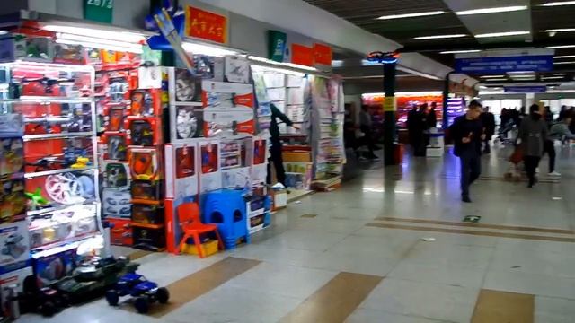 Иу Китай - игрушки на оптовом рынке. Yiwu china Toys in the wholesale market.