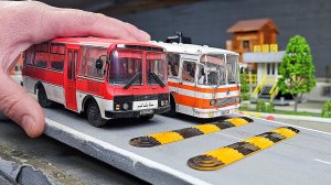 Автобусы проезжают 2 лежачих полицейских. Кто застрянет? Про машинки