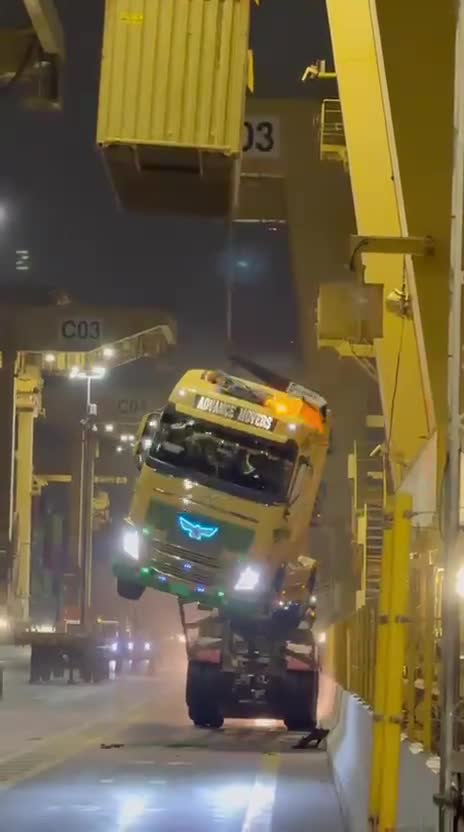 Что тyт пpоисходит?