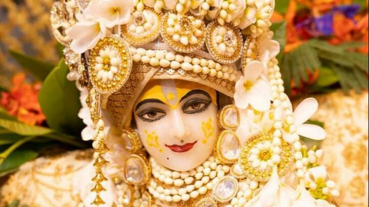 Его (Баларамы) аспекты знания, существования и блаженства представляют аспект существования