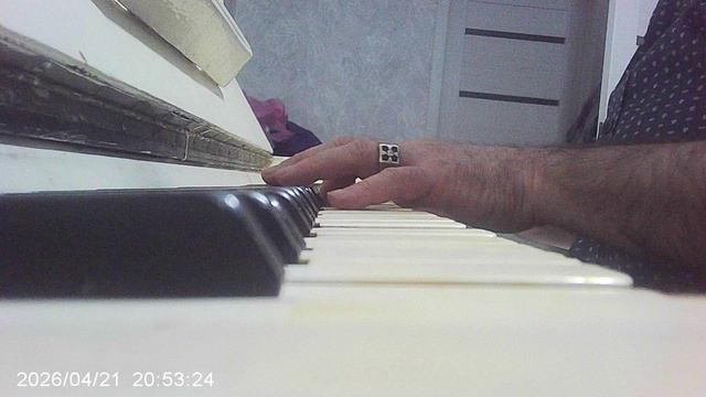 Пианино: минорная импровизация