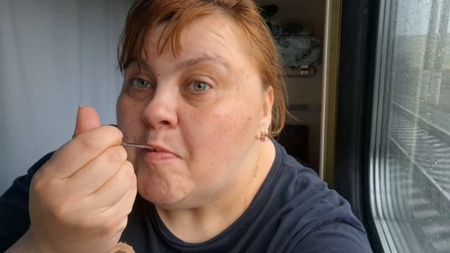 мукбанг  в поезде ем и худею