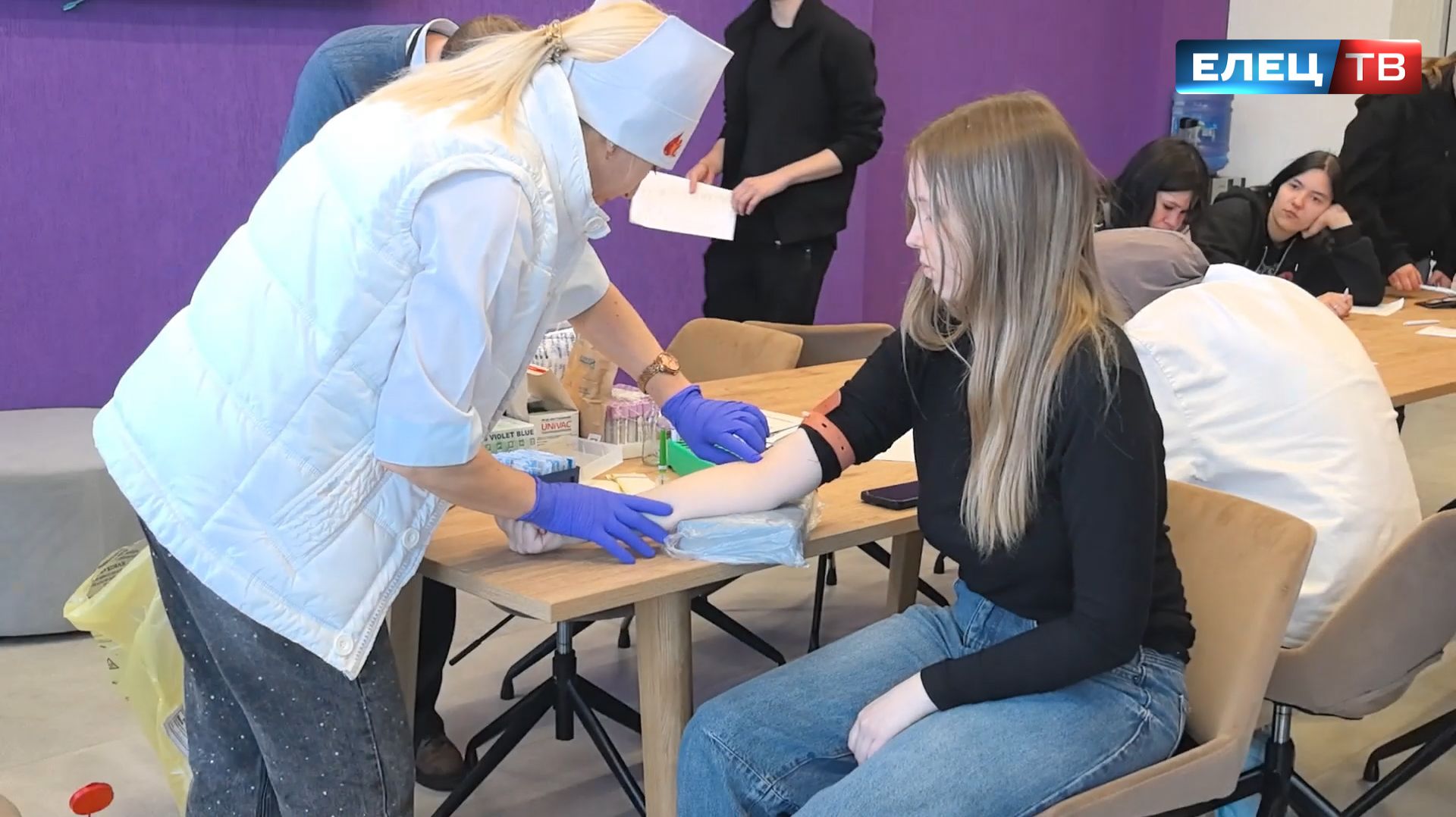 Служба крови: в Центре молодежи Ельца прошла акция по популяризации донорства