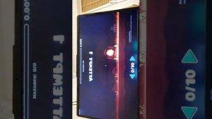 играю в geometry dash