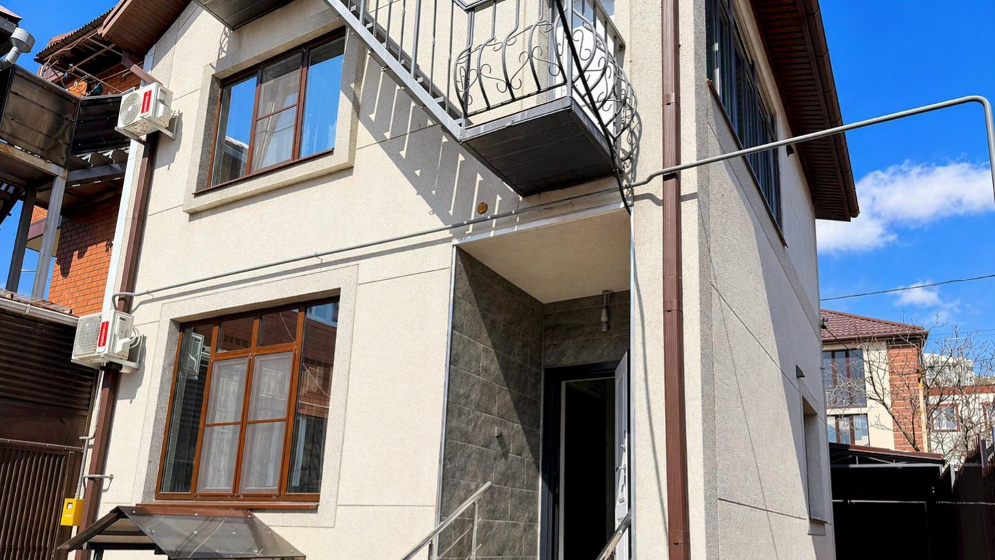 🏡 №183 Сдаётся посуточно двухэтажный дом у Дельфинария рядом с морем – Геленджик