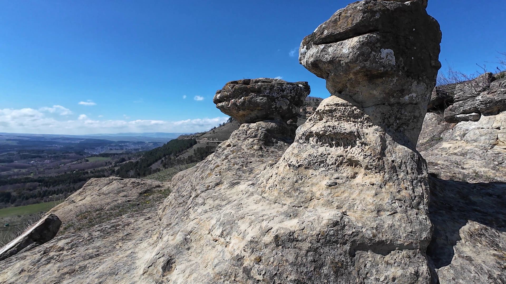 Кисловодск. Прогулка за горой Малое седло. Родник Бодрость и Энергетические камни. 2 часть.