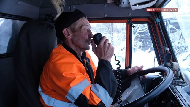 Двое суток в районе шёл снег, но дорожные службы встретили утро во всеоружии смотреть онлайн