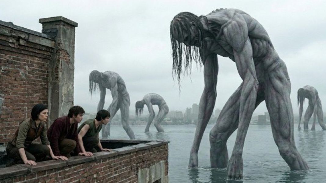 ГИГАНСКИЕ МЕГА МОМО БЕГАЮТ ЗА ЛЮДМИ. СТРАННЫЕ ИСТОРИИ.