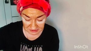 Делаю омолаживающую, подтягивающую золотую маску плёнку от морщин.