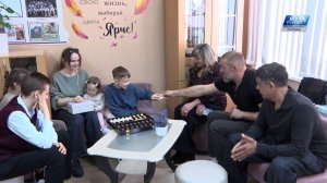 Марку Скрыльникову передали средства на реабилитацию, собранные в ходе ярмарки «Пасхальный звон»