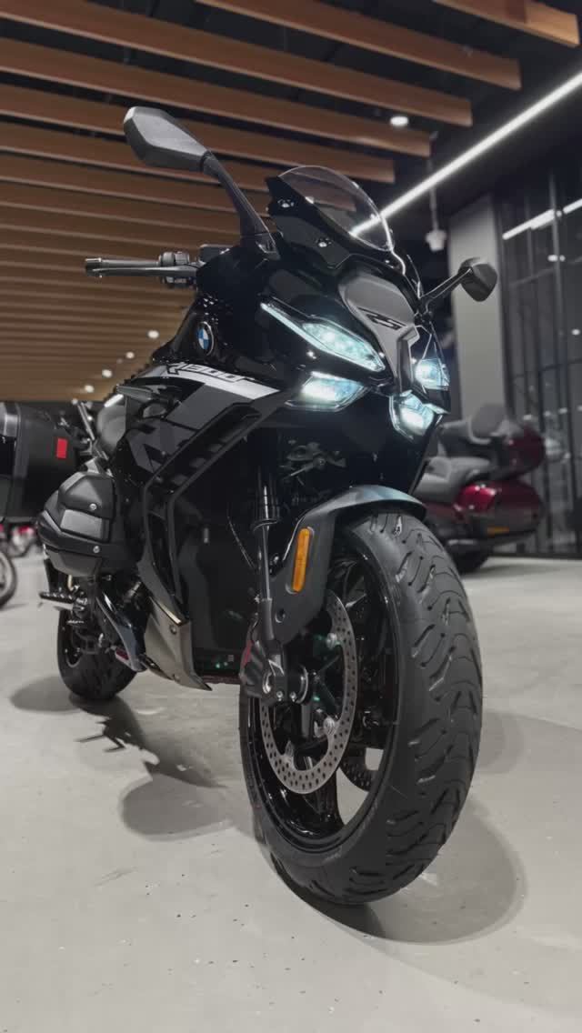 BMW R 1300 RS  (2025)  VIN: WB10M6101T6L94614