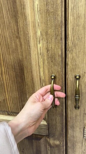 Шкаф и тумба из массива дерева