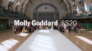 Показ женской коллекции Molly Goddard весна-лето 2020