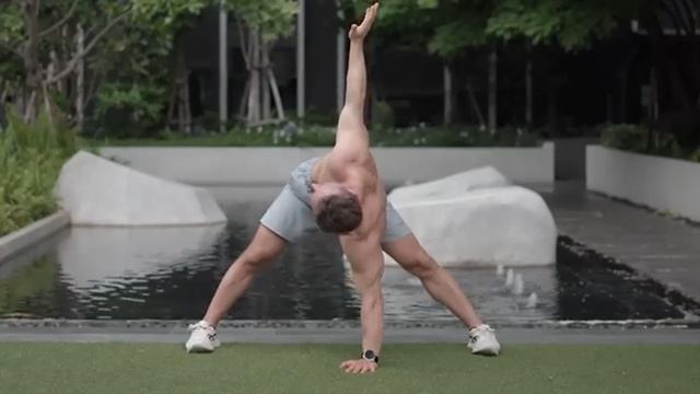 Зарядка на вечер, расслабляющая, вытягивающая с Иваном Красавиным